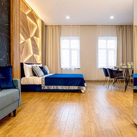 Central Family Boutique Apartments 2 Lviv Luaran gambar