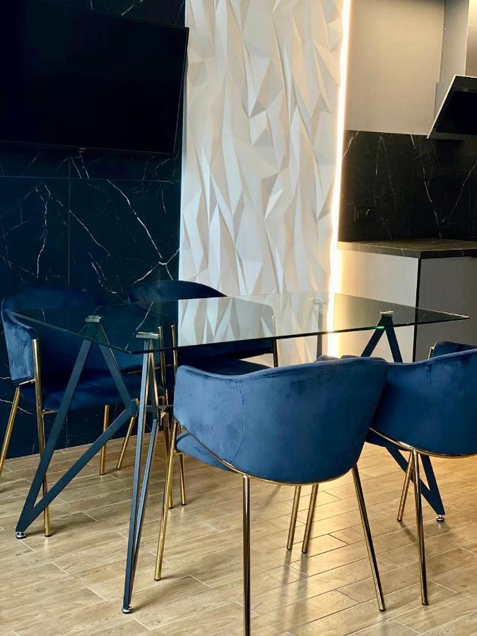 Central Family Boutique Apartments 2 Lviv Luaran gambar