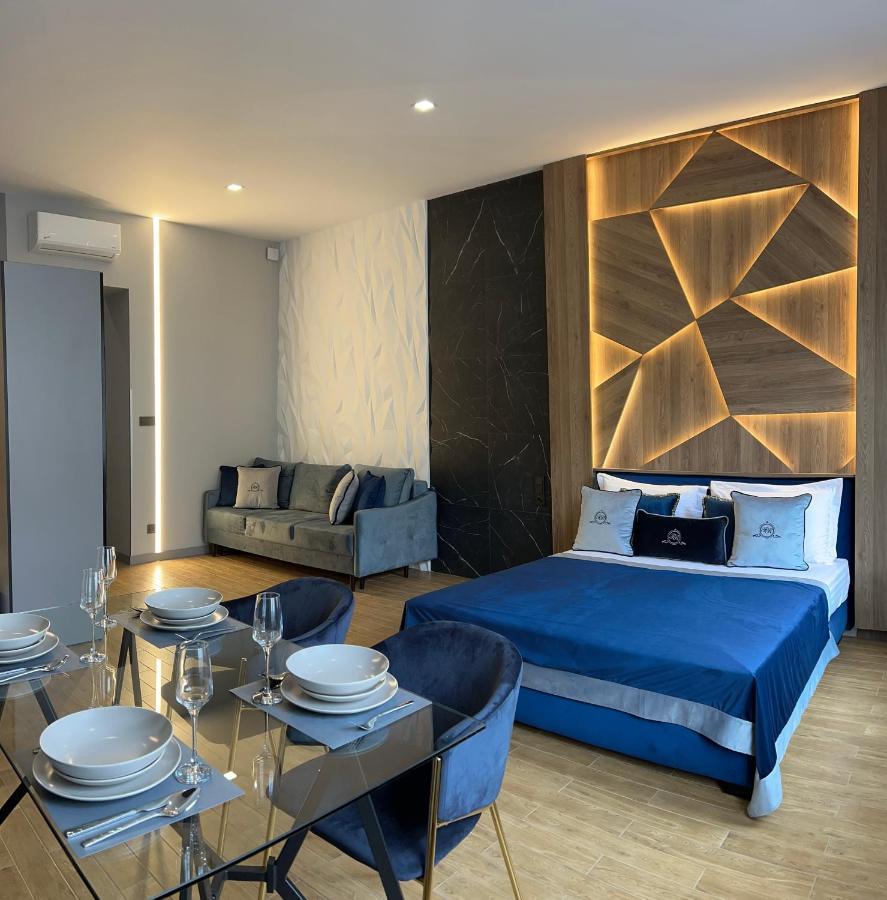 Central Family Boutique Apartments 2 Lviv Luaran gambar