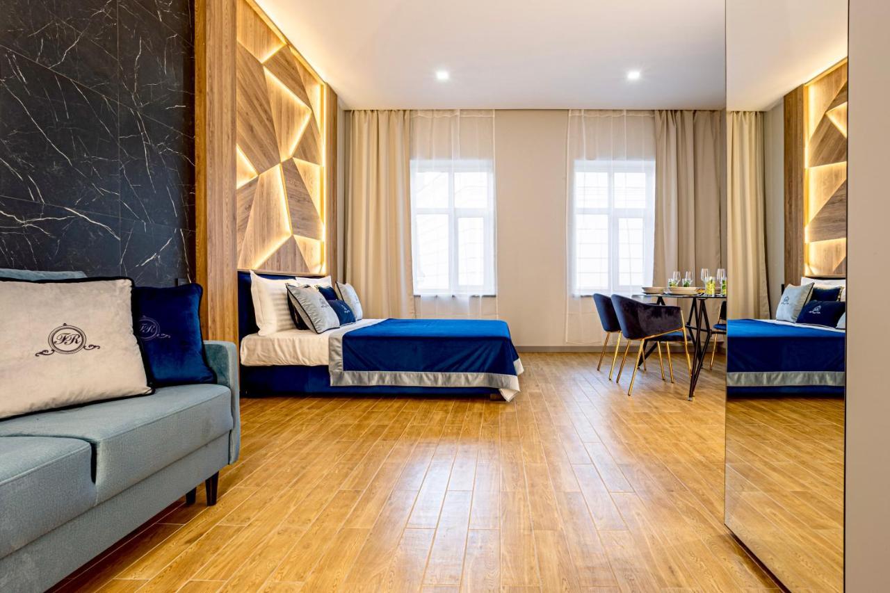 Central Family Boutique Apartments 2 Lviv Luaran gambar