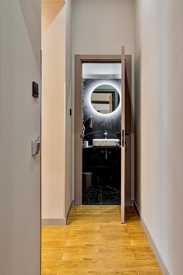 Central Family Boutique Apartments 2 Lviv Luaran gambar