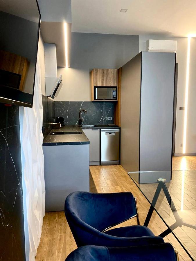 Central Family Boutique Apartments 2 Lviv Luaran gambar