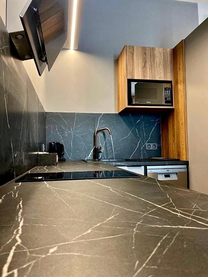 Central Family Boutique Apartments 2 Lviv Luaran gambar