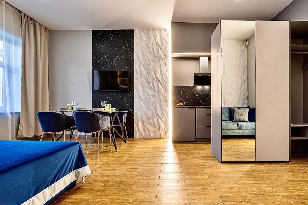 Central Family Boutique Apartments 2 Lviv Luaran gambar